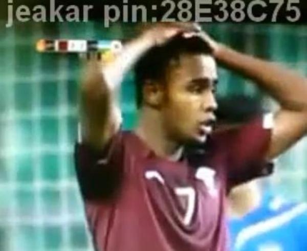 المذيع السوداني : يا حمار يا فاشل