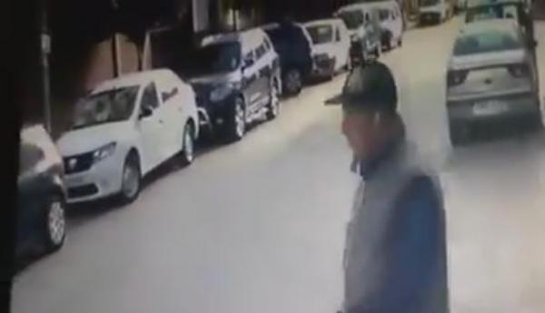 فيديو يوثق عملية سرقة احترافية لدراجتين ناريتين من موقف للسيارات بالدار البيضاء والفيسبوك يبحث عن السارق