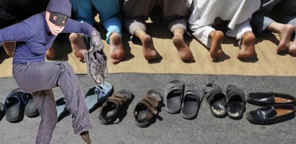 خرجات فيه الدعوة... رجال الشرطة يعتقلون لص الأحذية الذي روع المساجد وهكذا أوقفوه متلبسا