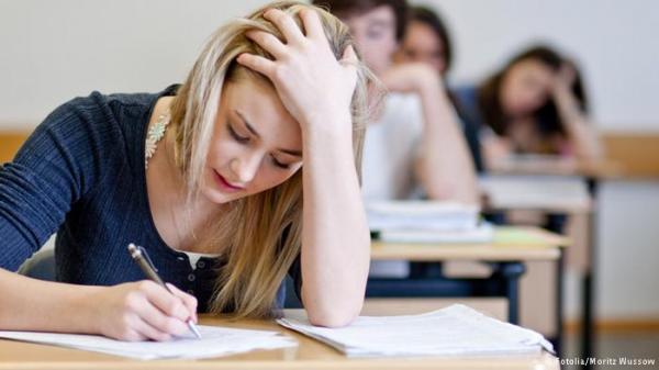 لهذا يجب أن تمدح ابنك عندما يخفق في اختبارات مدرسية!