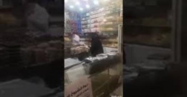 رد فعل يمني التقى والدته بعد فراق طويل (فيديو)