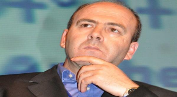 "بنشماس" يفاجئ الجميع ويتخذ قرارا قاسيا وغير منتظرا في حق معارضيه