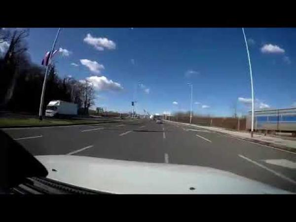 نيزك ينفجر في وضح النهار في سماء كرواتيا(فيديو)