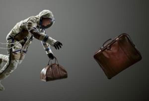 لا تكتف بالتجول بل تسوق على سطح القمر