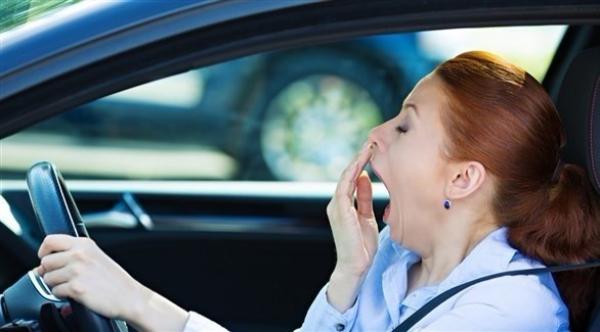 وسائل فعالة للتخلص من النعاس أثناء القيادة