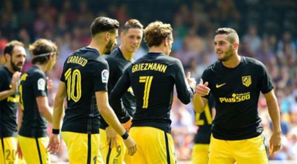 أتلتيكو مدريد يطيح بفالنسيا ويتصدر مؤقتا الدوري الإسباني