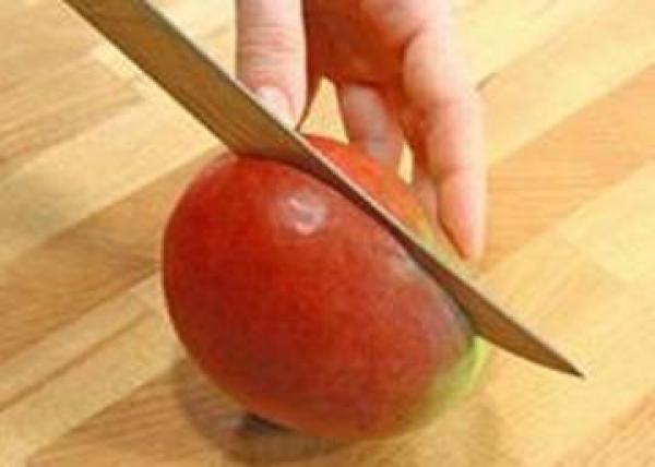 تقطيع الثمار وتقشيرها يقلل فوائدها