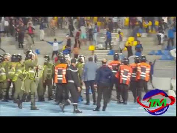 ها لي مابغيناش .. تخريب ودمار لحق بملعب طنجة بعد نهاية المباراة