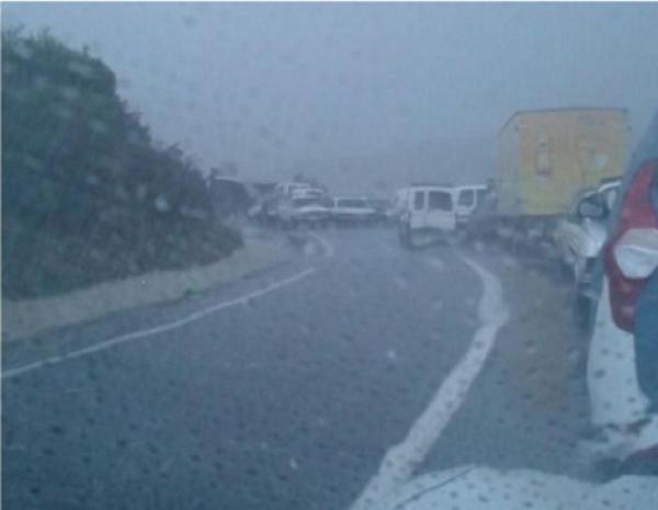 التساقطات المطرية العاصفية تتسبب في انهيار قنطرة وقطع الطريق الوطنية بين تطوان وشفشاون وتطوان الحسيمة