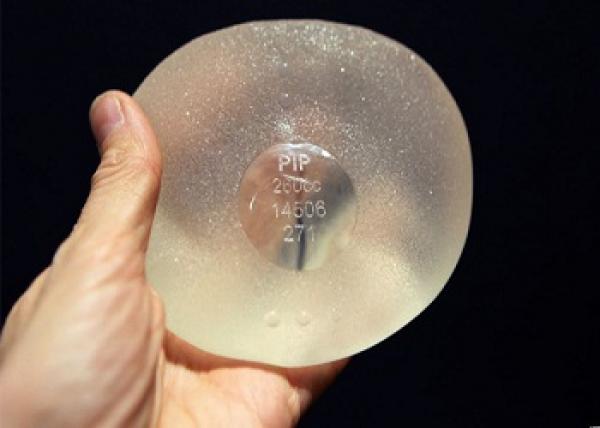 حشوات لتكبير الصدر تتسبب بنوع جديد من السرطان