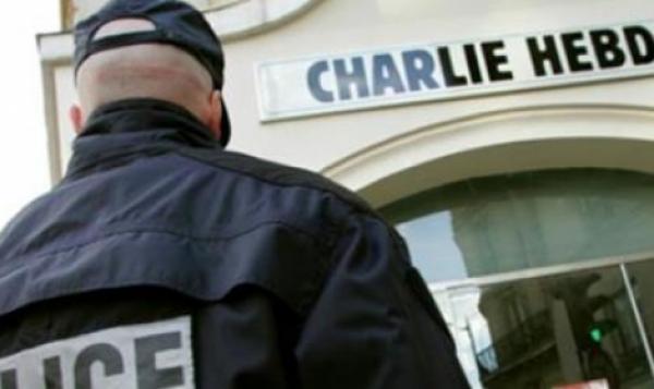 منظمة دولية : "شارلي إيبدو" تتجه لسكب البنزين على النيران