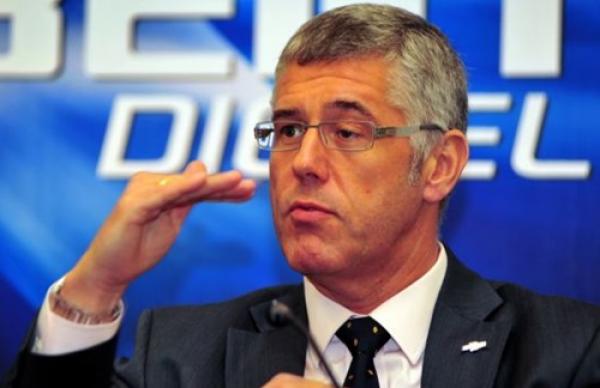 مليونير ينتحر لأنه غضب من زوجته