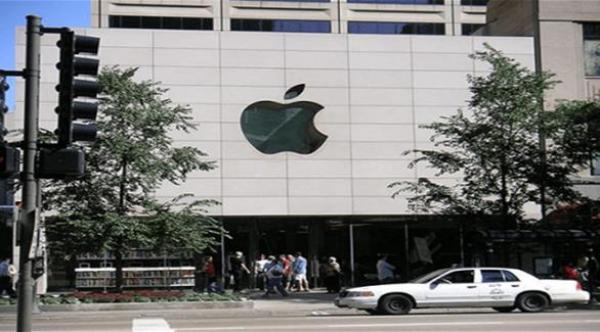 مواجهات مستمرة بين الحكومة الأمريكية وأبل بسبب آي فون