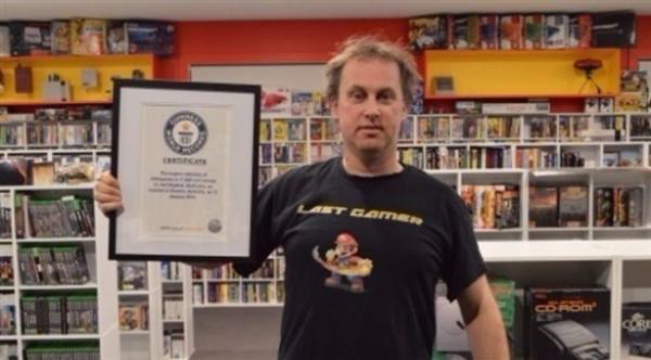 بالفيديو: هذا الرجل يملك أكبر مجموعة من ألعاب الفيديو في العالم