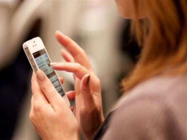 سجن زوجة 3 أشهر بسبب تجسسها على هاتف زوجها بدون إذنه في الإمارات