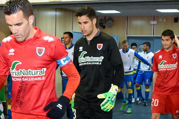 حارس عرين الأسود يقود فريقه لثمن نهائي كأس ملك اسبانيا