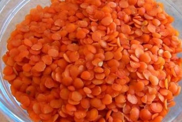 العدس الأحمر للتخلص من الرؤوس السوداء