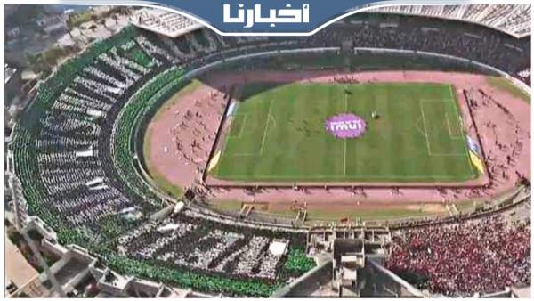 "سنبقى دائما بمفردنا"..تيفوهات خيالية لجماهير الرجاء في الديربي البيضاوي