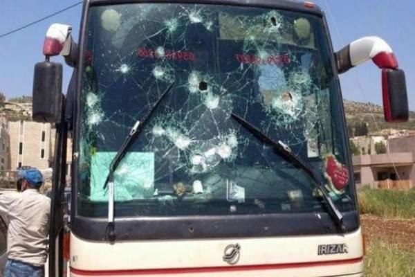 حافلة سياح ألمان تتعرض للرشق بالحجارة من طرف تلاميذ محتجين بضواحي خنيفرة