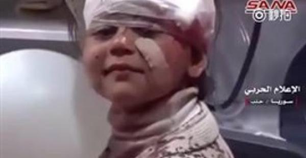 بالفيديو.. لقطات مؤثرة لطفلة سورية تبتسم للكاميرا بعد نجاتها من الانفجارات