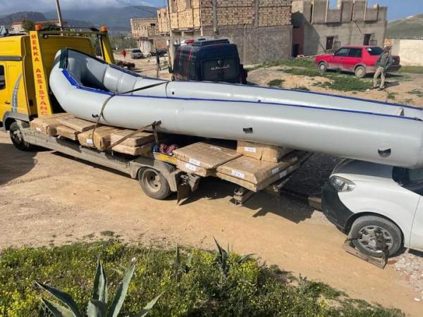 الأمن يضع يده على صيد ثمين ويفكك شبكة للاتجار في البشر وهذا ما تم حجزه