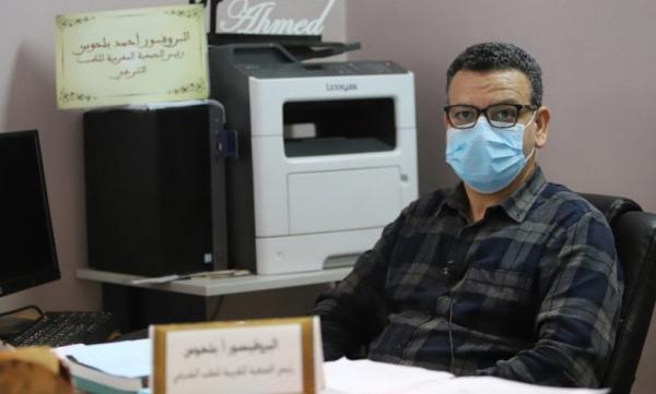 البروفسور "أحمد بلحوس": 10 أخطاء في تدبير الجائحة بعد تجاوزنا لـ100 ألف حالة