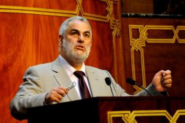 رئيس الحكومة المغربية عبدالاله بنكيران ملقيًا إحدى خطبه 