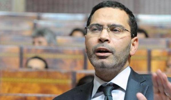 الحكومة تهدد الأساتذة المتدربين ب"سنة بيضاء" و تحدد آخر أجل لقبول المرسومين 