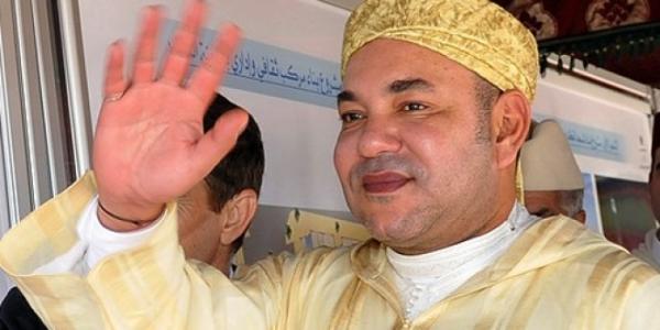تواضع ملك : محمد السادس يتجول بطنجة كأيها الناس (الصورة)‏