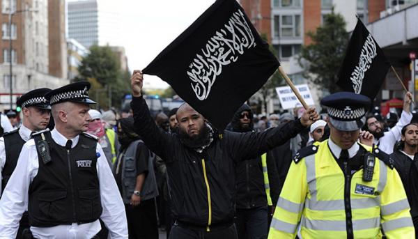 خطير...نائب ميركل يتهم السعودية بتمويل التطرف بألمانيا