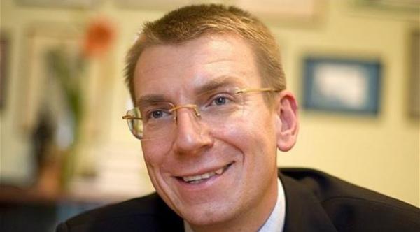 وزير خارجية لاتفيا يعترف بمثليته الجنسية على تويتر