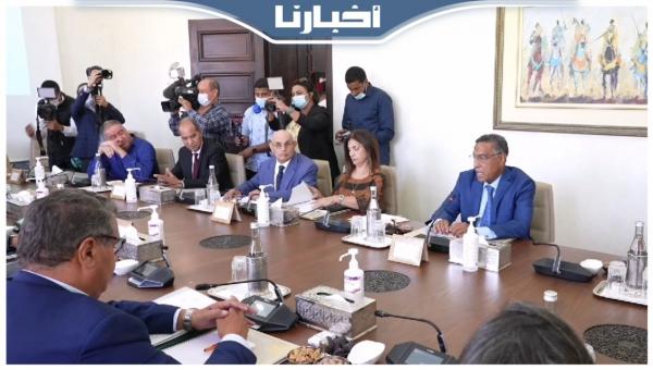 مخاريق: طالبنا الحكومة بخفض الضريبة على دخل الأجراء