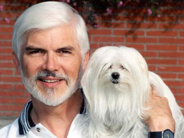 دراسة تكشف وجود «علاقة هرمونية» بين الكلاب الأليفة وأصحابها