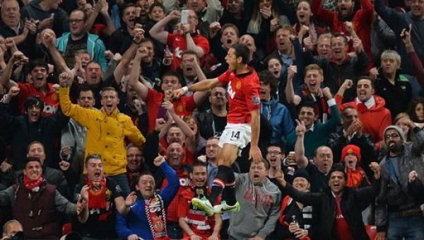 كارلينغ كاب : هيرنانديز يقود مانشستر يونايتد للتأهل على حساب ليفربول