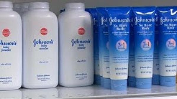 تقرير: مادة الأسبستوس المسرطنة في بودرة جونسون أند جونسون للأطفال