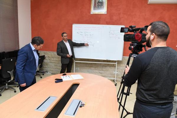 بلاغ هام من وزارة "أمزازي" بخصوص التعليم عن بعد