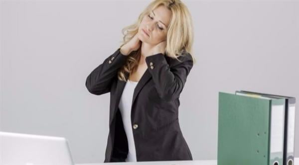 ما هي أسباب آلام مؤخرة العنق وطرق الوقاية منها؟