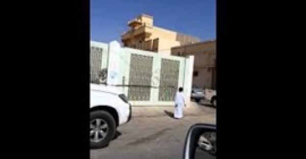 بالفيديو.. لحظة هروب طالب ابتدائي من مدرسته