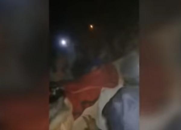 أغرب من الخيال...سماع صراخ سيدة داخل قبرها بعد دفنها بأسبوع ببن حمد وهذا ما وجدوه بعد استخراج جثتها (فيديو)