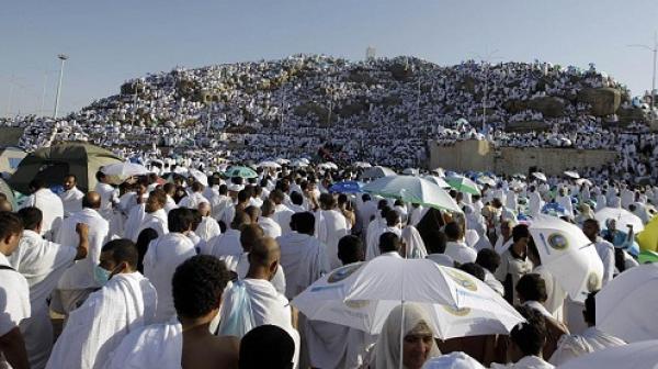  حجاج بيت الله الحرام بصعيد عرفات الطاهر