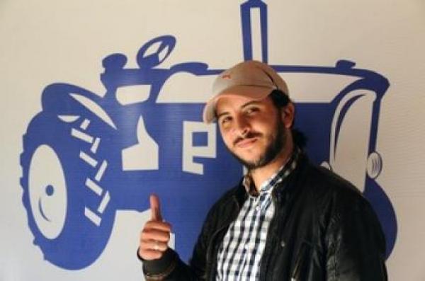 الناشط السابق بحركة 20 فبراير “أسامة الخليفي” يتهم حزب العدالة و التنمية بمحاولة إغرائه من أجل دعم البيجيدي في الحملة الانتخابية بطنجة (فيديو)