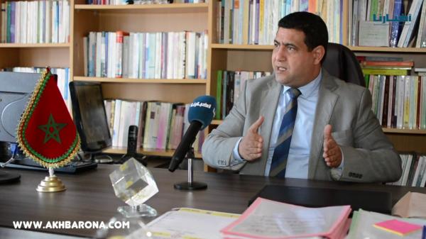 بالفيديو: الهيني يذرف الدموع إثر فاجعة الصويرة