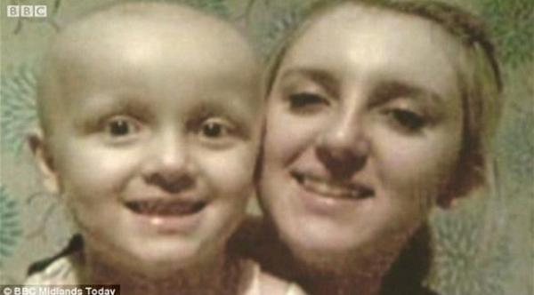 بريطانية تواجه عقوبة السجن لمنع ابنتها من الذهاب للمدرسة