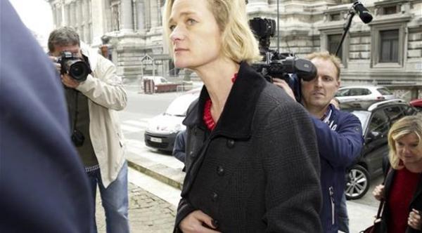 الابنة غير الشرعية لملك بلجيكا السابق تقترب من إثبات بنوته لها