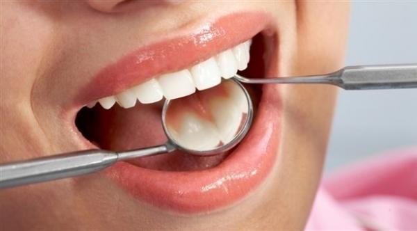 صحة الفم تؤثر على الرئة والقولون!