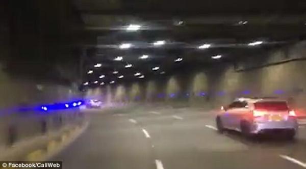 بالفيديو والصور.. شاب يحطم سيارة هدية بعد حصوله عليها بوقت قصير