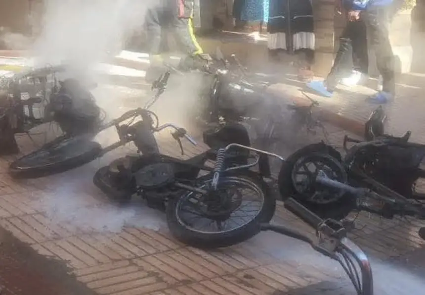 حريق مُفزع يهزّ “المسيرة الأولى” بمراكش.. سبع دراجات تحترق والساكنة تقضي لحظات رعب