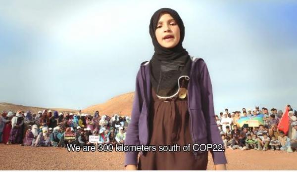 ساكنة إيمضر تحتج بطريقة مبدعة .. "نحن على بعد 300 كلم عن كوب 22"