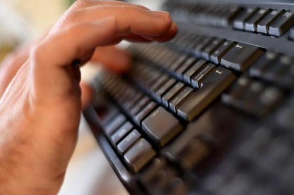 مغاربة يطلقون عريضة إلكترونية ضد "الحريات الإباحية"