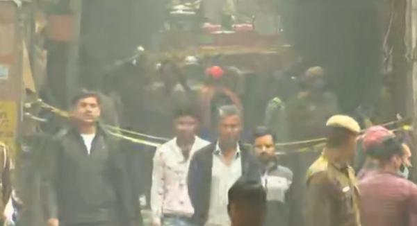 مصرع 43 شخصا على الأقل بحريق مصنع في نيودلهي